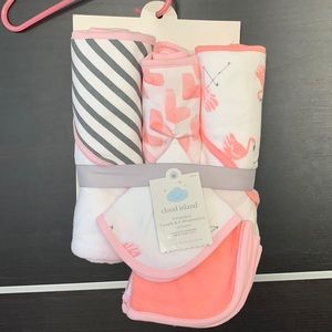 Cloud Island Hooded Towels & Washcloths Set